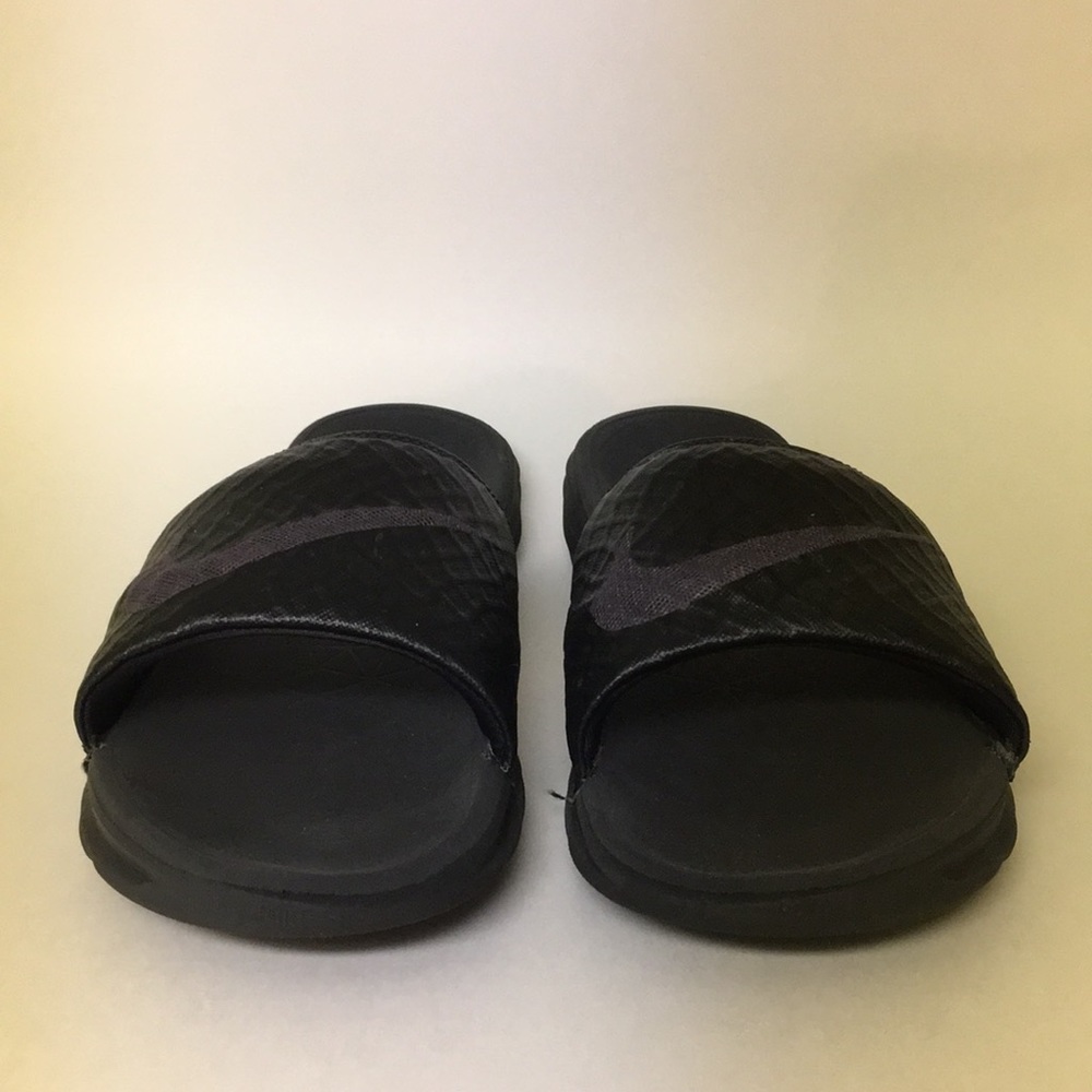 Men Nike Slides sz 11